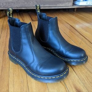 Dr. Martens 2976 Chelsea Boots